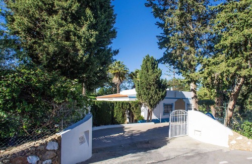 Alpouvar Villa | Stunning private villa for 4 guests with A/C, private pool, WIFI, TV and patio