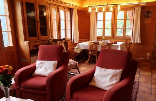 Grimentz House | Stunning private villa for 6 guests with WIFI, TV, terrace, pets allowed and parking