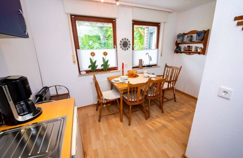 Marsberg House | Stunning private villa for 4 people with WIFI, TV, terrace and pets allowed