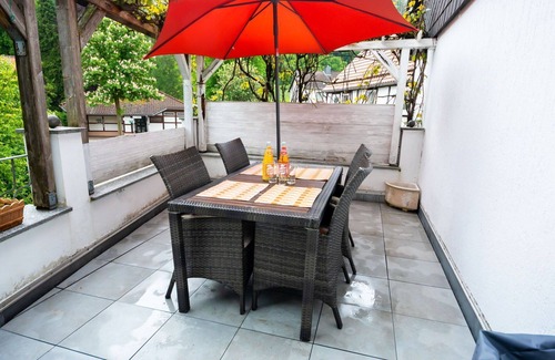 Marsberg House | Stunning private villa for 4 people with WIFI, TV, terrace and pets allowed