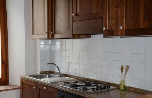 Capolona Villa | Stunning private villa for 18 people with WIFI, private pool, TV and pets allowed, close to Arezzo