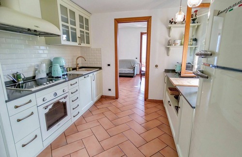 Carlazzo House | Stunning private villa for 6 people with WIFI, private pool, TV and terrace