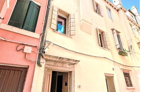 Chioggia House | Stunning private villa for 4 guests with A/C, WIFI, TV and balcony