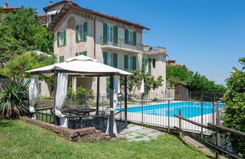 La Morra Villa | Stunning private villa for 8 guests with private pool, WIFI, TV and patio