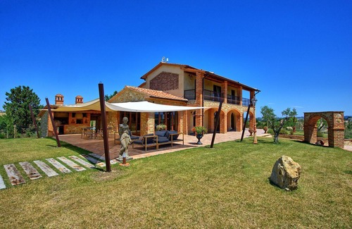 Peccioli Villa | Stunning private villa with A/C, WIFI, private pool, hot tub, patio and panoramic view