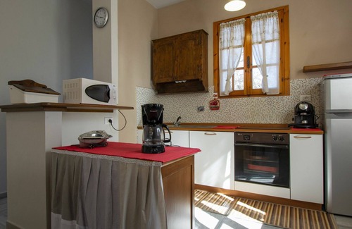 Macchino House | Stunning private villa for 8 people with WIFI, TV, patio and pets allowed
