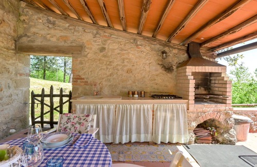 Massa Marittima House | Stunning private villa for 6 people with WIFI, TV, patio, pets allowed and panoramic view