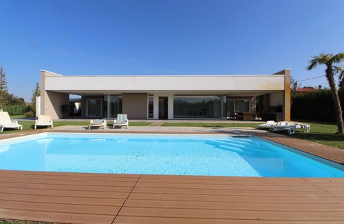 Trambacche di Veggiano Villa | Stunning private villa for 8 guests with A/C, private pool, WIFI and veranda, close to Padua