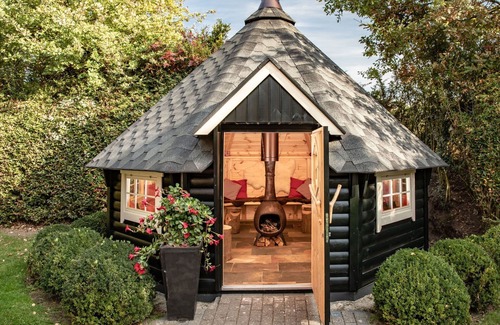 Losser House | Stunning private villa for 16 people with WIFI, TV and terrace