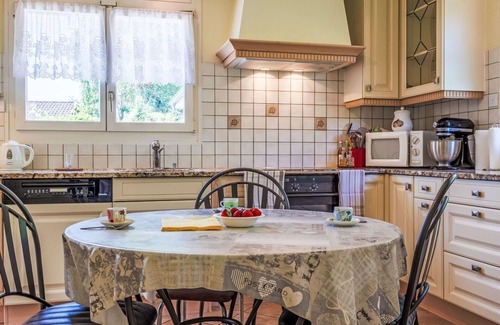 Genthod Villa | Stunning private villa for 8 people with private pool, WIFI, TV, terrace and pets allowed