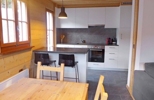 Moleson House | Stunning private villa for 6 people with WIFI, TV, patio, pets allowed and panoramic view