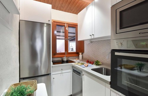 Arucas House | Stunning private villa for 6 guests with private pool and TV