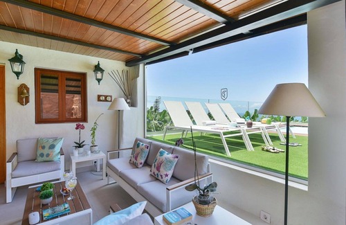 Arucas House | Stunning private villa for 6 guests with private pool and TV