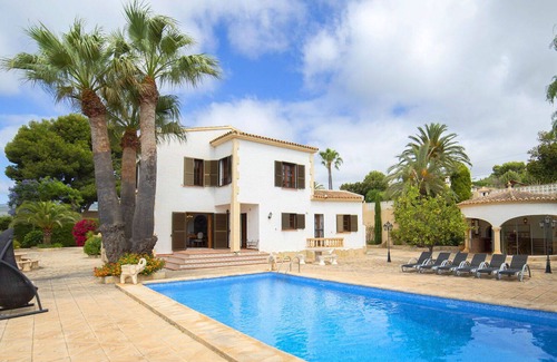 Empedrola Villa | Stunning private villa for 7 guests with private pool, A/C, WIFI, TV, patio and parking