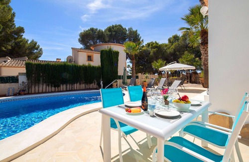 Urbanitzacio la Fustera Villa | Stunning private villa for 12 guests with WIFI, A/C, private pool, TV and patio