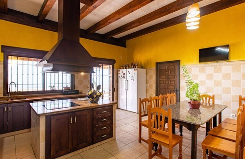 Motril Villa | Stunning private villa with hot tub, WIFI, private pool, A/C, TV, terrace, pets allowed and park.