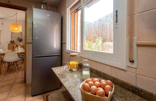 Cunit House | Stunning private villa for 6 guests with private pool, WIFI, TV, terrace and parking
