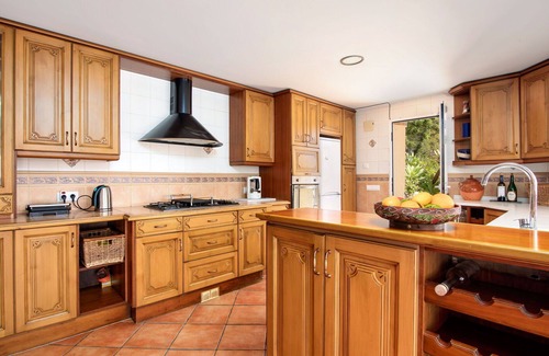 Sagra Villa | Stunning private villa for 6 people with private pool, A/C, WIFI, TV and patio