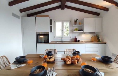 Tiriddo Villa | Stunning private villa for 6 people with WIFI, A/C, TV and terrace