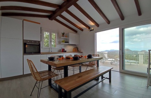 Tiriddo Villa | Stunning private villa for 6 people with WIFI, A/C, TV and terrace