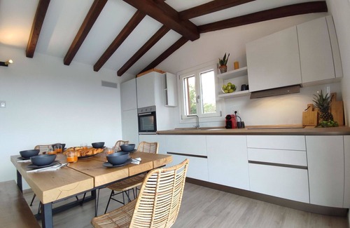 Tiriddo Villa | Stunning private villa for 6 people with WIFI, A/C, TV and terrace