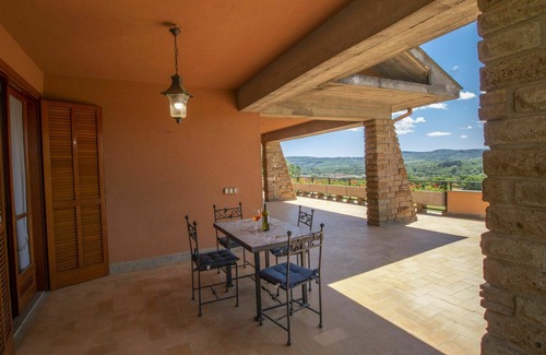 Sutri Villa | Stunning private villa for 11 people with WIFI, private pool, A/C, TV, terrace and pets allowed