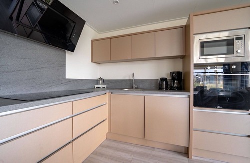 Linden House | Stunning private villa for 8 people with WIFI, TV and terrace