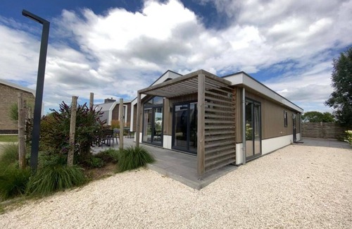 Linden House | Stunning private villa for 8 people with WIFI, TV and terrace