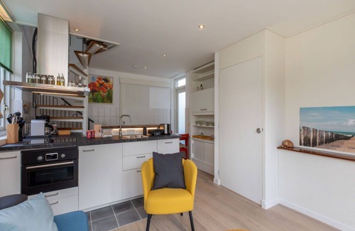 Koudekerke House | Stunning private villa for 5 guests with A/C, hot tub, WIFI, TV and patio