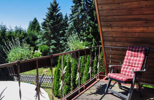 Suhl House | Stunning private villa for 4 guests with WIFI, TV, terrace and pets allowed