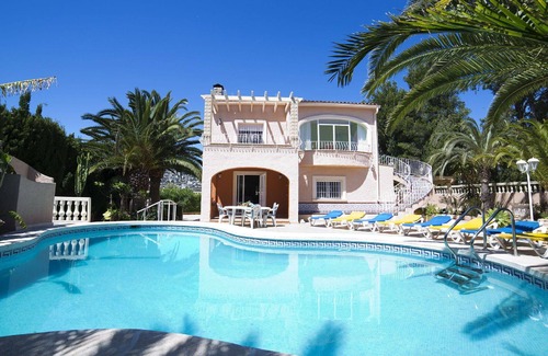 La Canuta House | Stunning private villa for 10 guests with A/C, private pool, WIFI, TV and terrace