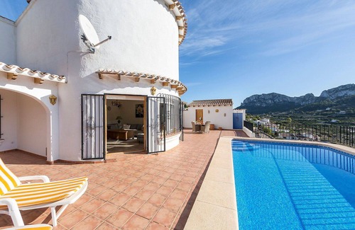Rafol de Almunia Villa | Stunning private villa for 7 people with private pool, A/C, WIFI, TV and terrace