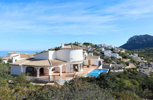 Rafol de Almunia Villa | Stunning private villa for 7 people with private pool, A/C, WIFI, TV and terrace