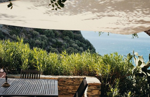 Nonza House | Stunning private villa for 6 people with A/C, WIFI, TV, terrace and pets allowed