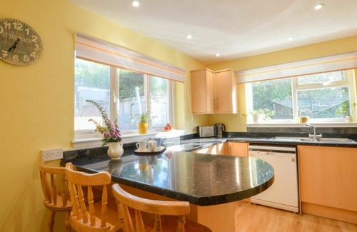 Oban House | Stunning private villa for 8 people with WIFI, TV, terrace and pets allowed