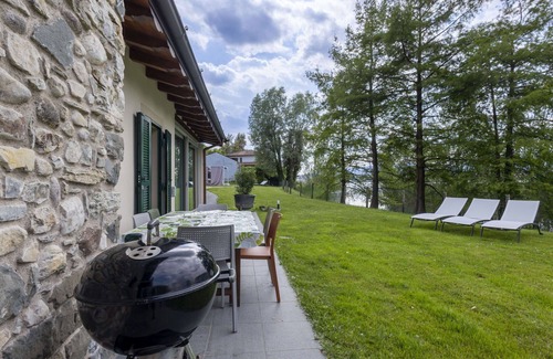 Cremignane Villa | Stunning private villa for 6 people with WIFI, private pool, A/C, TV, patio and pets allowed