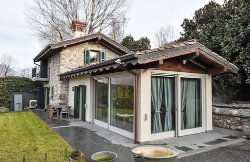 Cremignane Villa | Stunning private villa for 6 people with WIFI, private pool, A/C, TV, patio and pets allowed