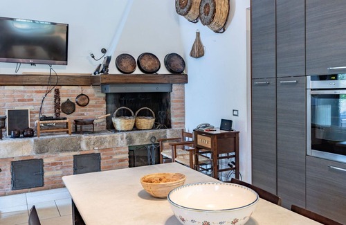 Itri Villa | Stunning private villa for 8 guests with WIFI, private pool, TV, patio, pets allowed and parking