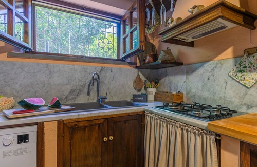 Lari Villa | Stunning private villa for 8 people with A/C, WIFI and TV