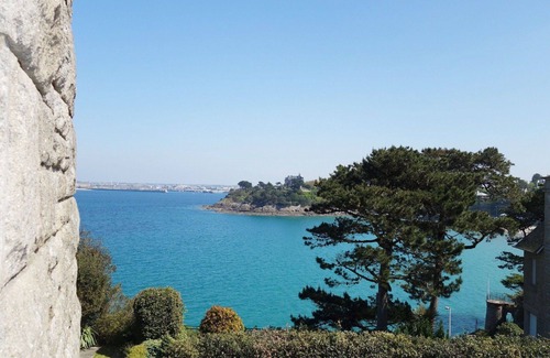 Saint-Igneuc Villa | Stunning private villa for 6 people with WIFI, TV and terrace