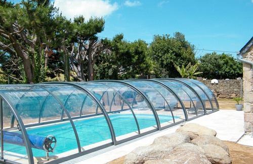 Ploumilliau House | Stunning private villa for 5 guests with WIFI, pool, TV and terrace