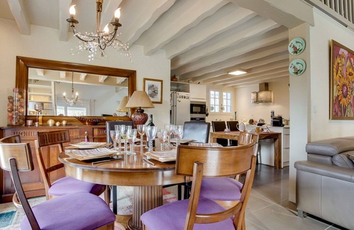 Mimizan House | Stunning private villa for 6 guests with WIFI, private pool, TV, terrace and pets allowed