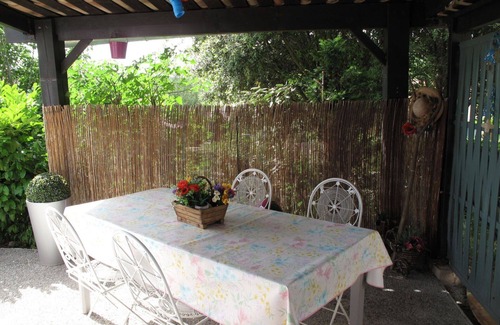 Quinson House | Stunning private villa for 4 people with pool, TV and terrace