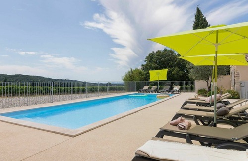 Valreas House | Stunning private villa for 15 guests with WIFI, private pool, A/C, TV and terrace
