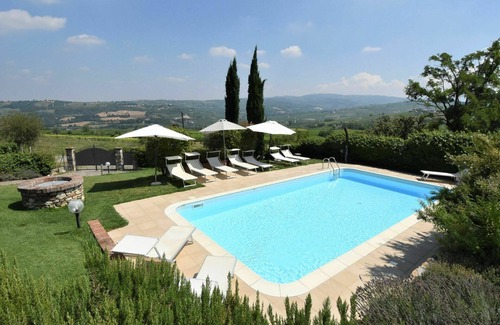 Castana Villa | Stunning private villa for 8 people with pool, WIFI, TV, terrace and panoramic view