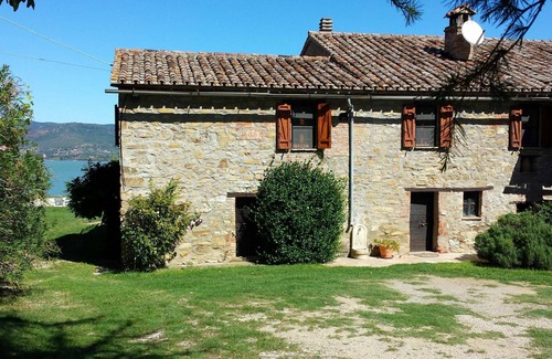 Monte del Lago Villa | Stunning private villa for 8 guests with private pool, WIFI, TV, terrace, pets allowed and parking