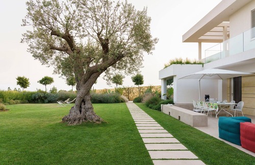 Modica Villa | Stunning private villa for 8 people with hot tub, private pool, sauna, A/C, WIFI, TV and terrace