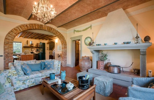 Orentano Villa | Stunning private villa for 12 people with private pool, WIFI, A/C, TV and panoramic view