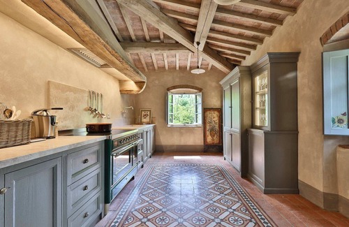 Sambuca Villa | Stunning private villa for 14 people with WIFI, A/C, private pool and TV, close to Greve In Chia.