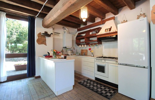 Ca'Noghera House | Stunning private villa for 6 people with WIFI, TV, patio and pets allowed